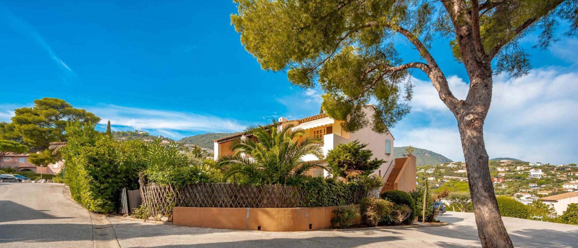 Residence Partenaire Le Domaine De Garlande 滨海卡瓦莱尔 外观 照片