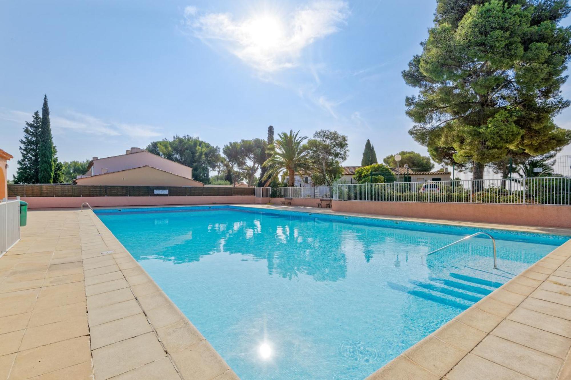 Residence Partenaire Le Domaine De Garlande 滨海卡瓦莱尔 外观 照片